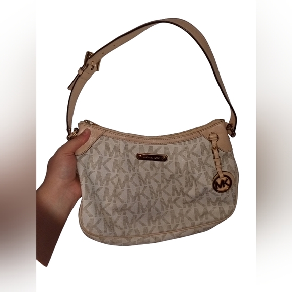 Michael Kors Jet Set Signature Vanilla PVC Shoulder Bag - Picture 7 of 12